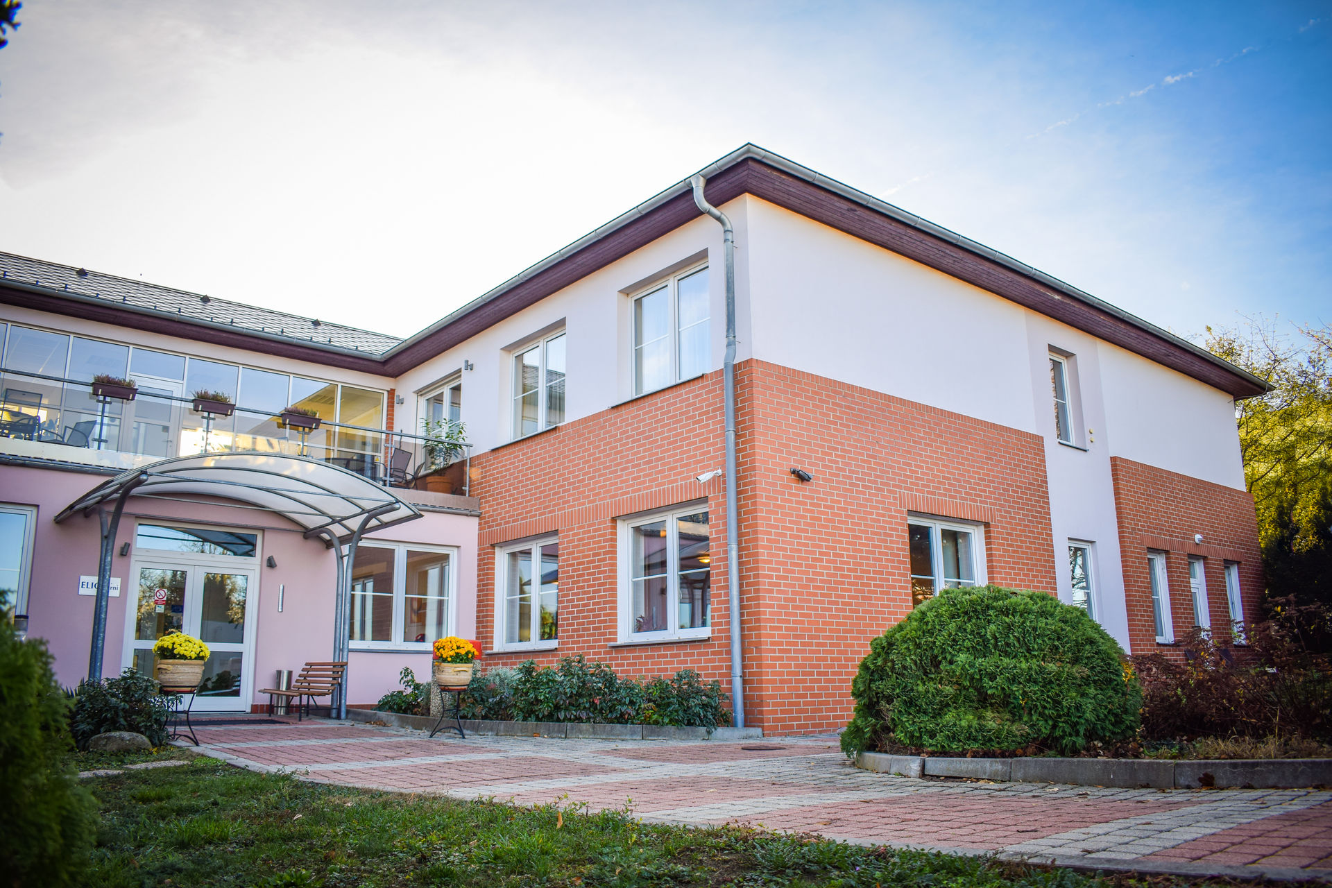 ELIO GARNI HOTEL